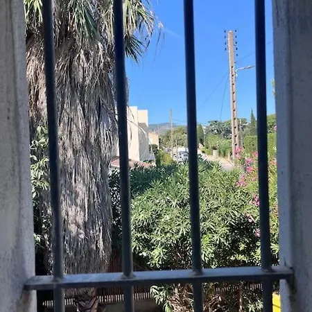 La Maison De La Pied Dans L Eau * La Ciotat