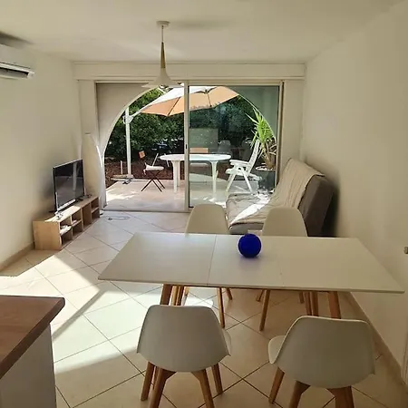 בית נופש La Maison De La Pied Dans L Eau *