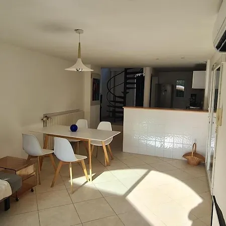 La Maison De La Pied Dans L Eau לה קיוטאט